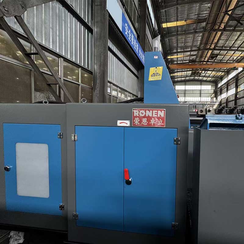 Stroj na výrobu zostavy skrutiek