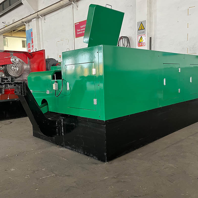 Stroj na výrobu kovových matíc so šiestimi stanicami