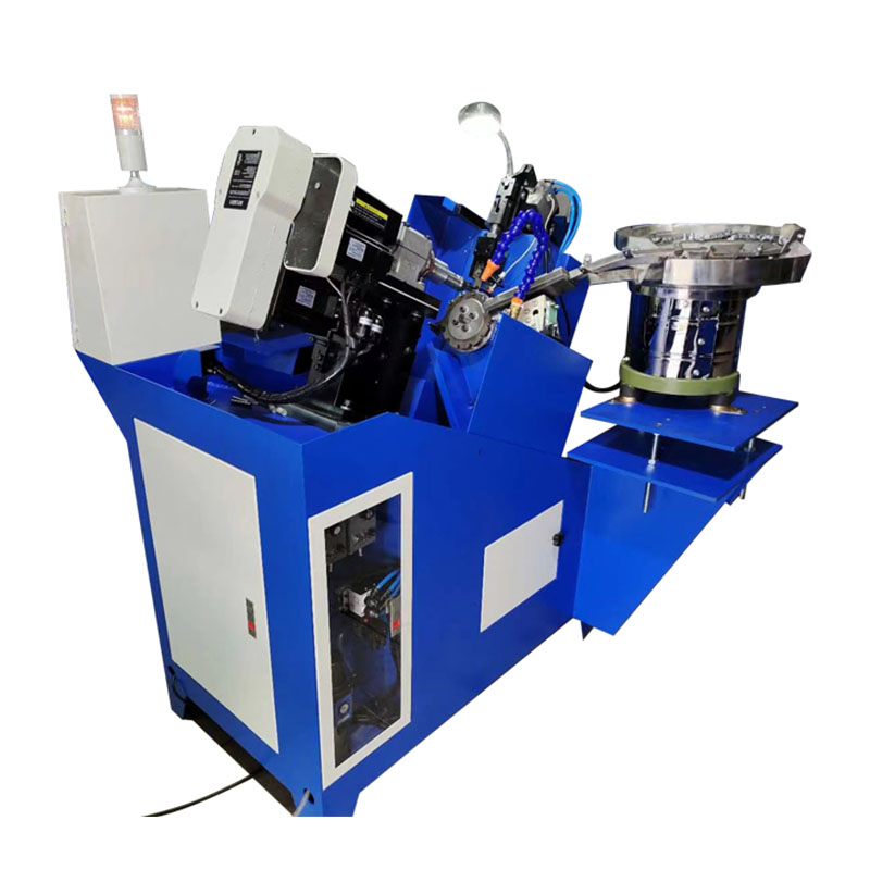 Stroj na závitovanie štvorcových zvarových matíc